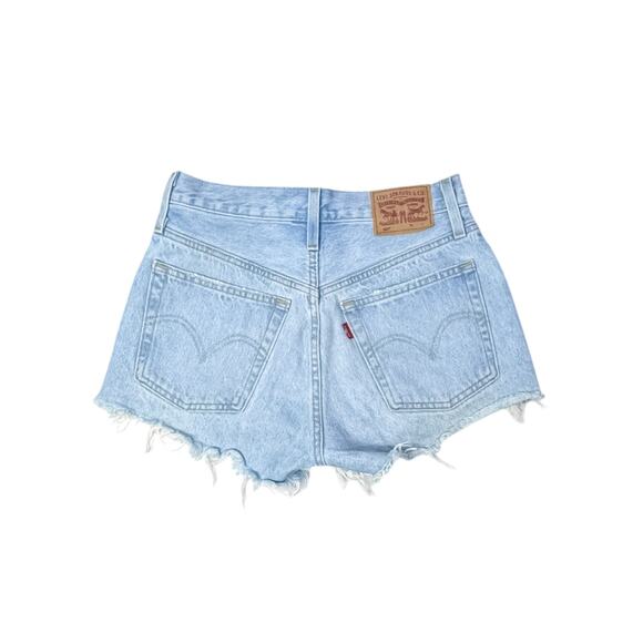 Levi's 501 Light Wash Denim Cutoff Shorts - Size 24 - Picture 3 of 9